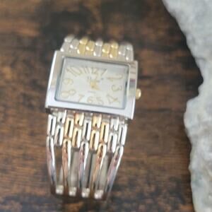 Vintage Watches Vivani Two Tone Stretch Band Rectangular Dial Quartz Watch